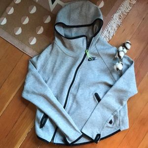 Nike Asymmetric Zip Tech Fleece